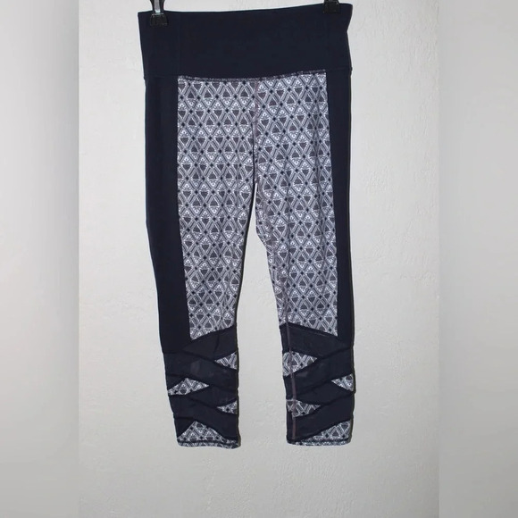Women’s Athleta Mantra Mosaic Mesh Cropped High Rise Activewear Leggings Small - Picture 2 of 13
